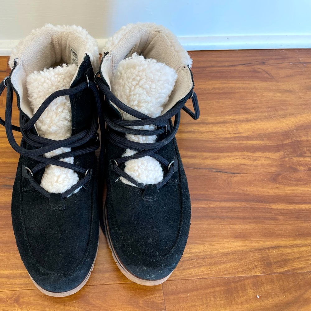 Sorel Harlow Lace-Up Cozy  Booties gently used